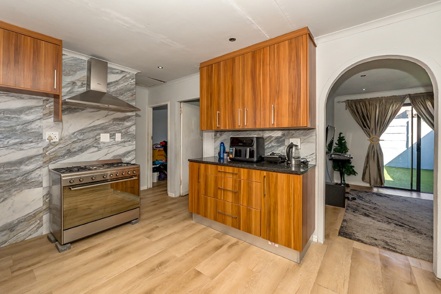 3 Bedroom Property for Sale in Westridge Western Cape